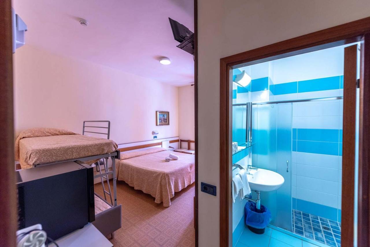 Hotel Atlantic Giulianova Exterior foto