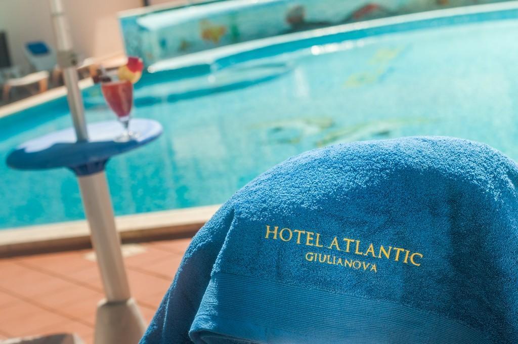 Hotel Atlantic Giulianova Exterior foto